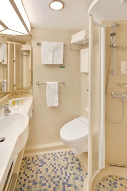 MyCruise Royal-Caribbean-Cruise-Line Navigator-of-the-Seas Kahytter Suite GT4