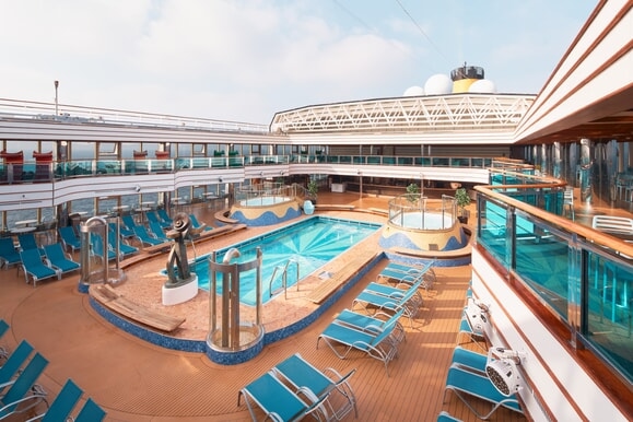 MyCruise Costa-Cruises Deliziosa Offentlige-arealer Pool-spa1