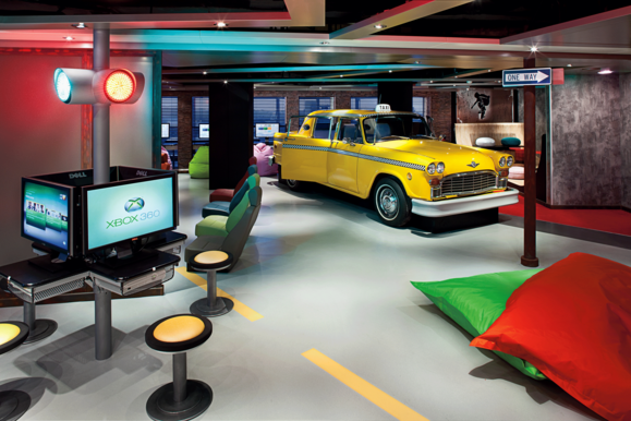 MyCruise-Holland-America-Line-Nieuw-Amsterdam-Offentlige-arealer-Teater-underholdning1