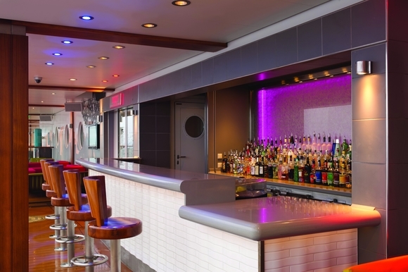 MyCruise Norwegian-Cruise-Line Breakaway Offentlige-arealer Barer-lounger-atrium11