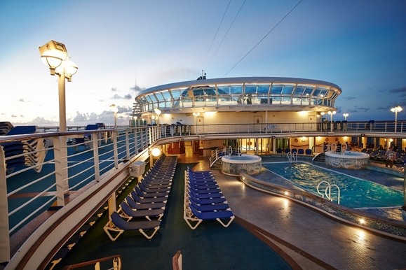 MyCruise Princess-Cruises CARIBBEAN Offentlige-arealer Pool-spa2