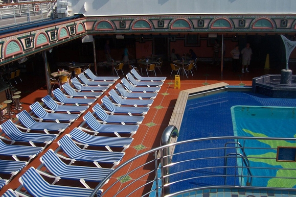 MyCruise Carnival Radiance Offentlige-arealer Pool-spa1