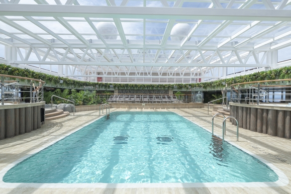 MyCruise MSC Seaview Offentlige-arealer Pool-spa2
