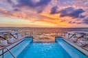 MyCruise Ponant Le-Dumont-d-Urville Offentlige-arealer Pool-spa1