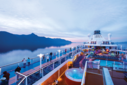MyCruise-Royal-Caribbean-Cruise-Line-Ovation-of-the-Seas-Offentlige-arealer-Pool-spa1