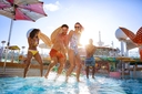 MyCruise Royal-Caribbean-Cruise-Line Utopia-of-the-Seas Offentlige-arealer Pool-spa2
