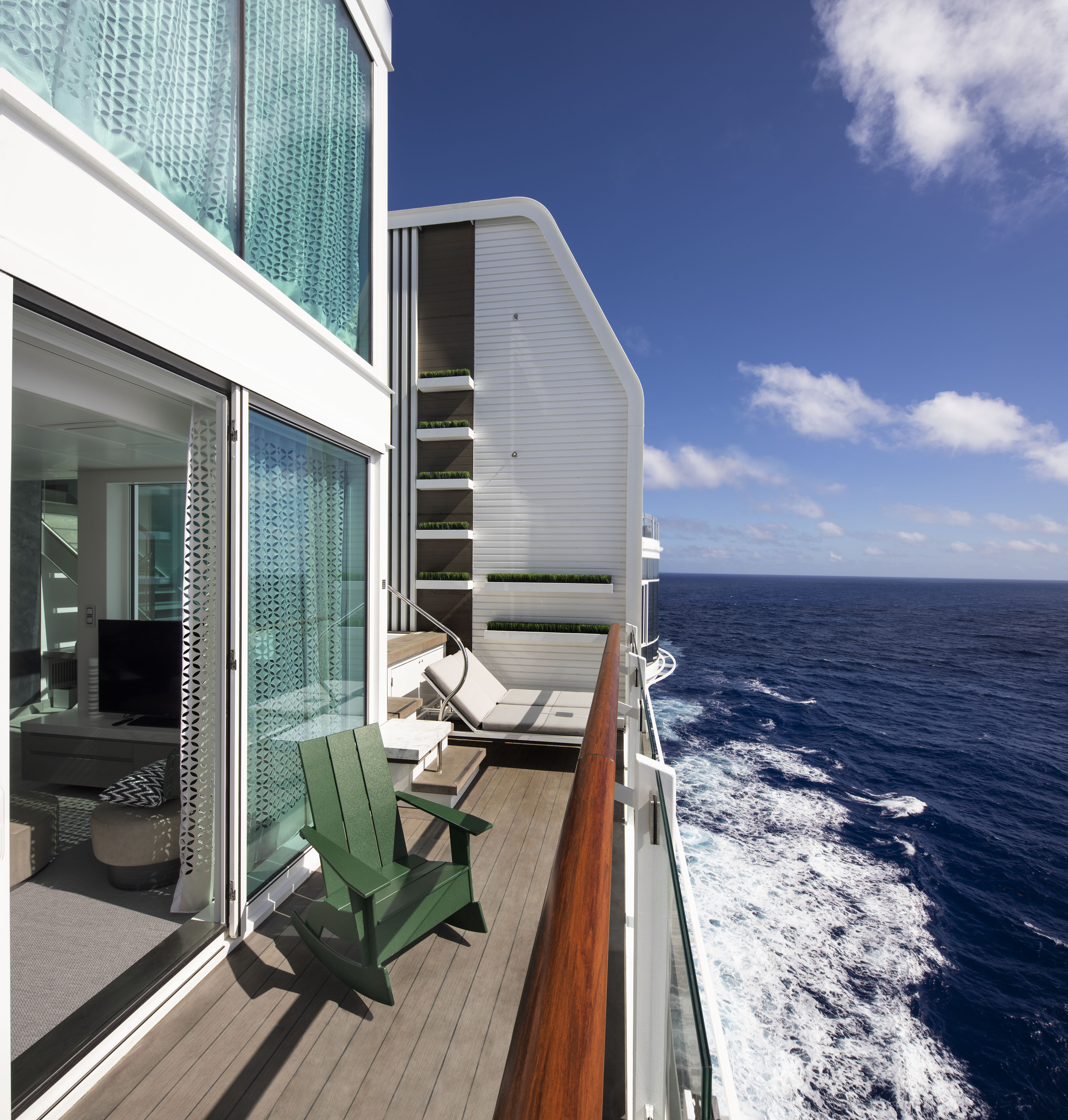 Celebrity Apex 32