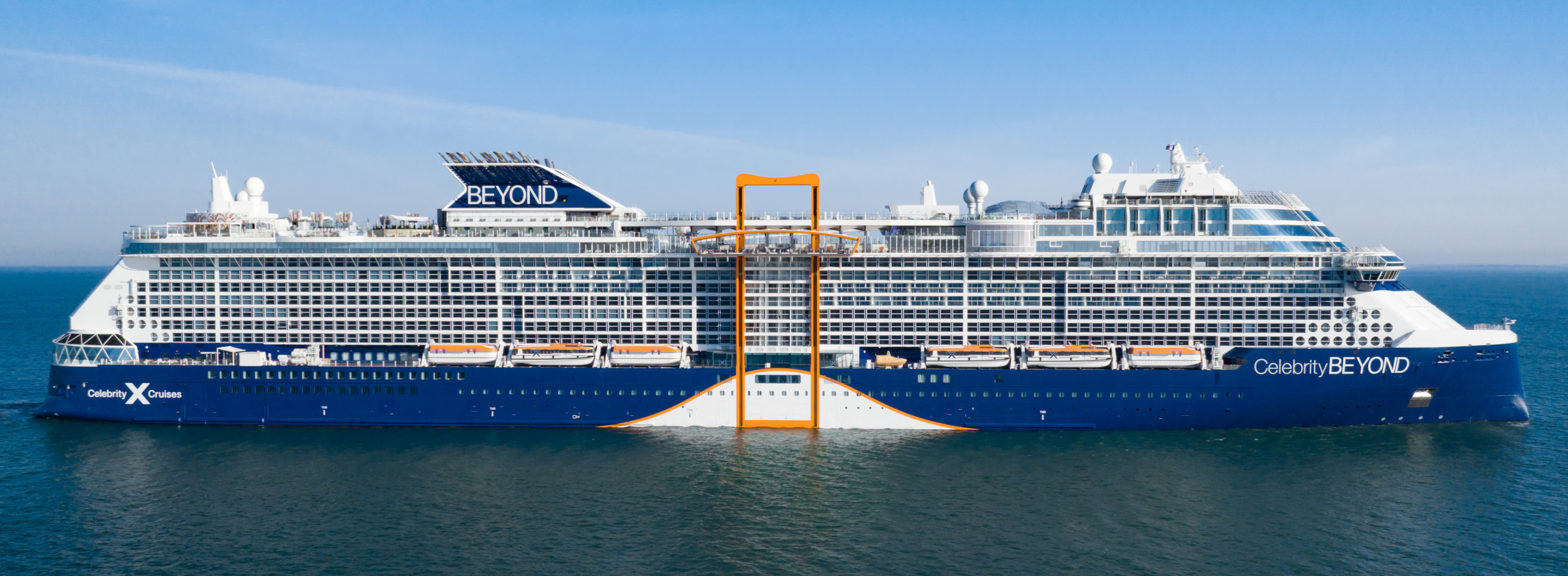 MyCruise-Celebrity-Cruises-Beyond-Offentlige-arealer-Luftfoto1