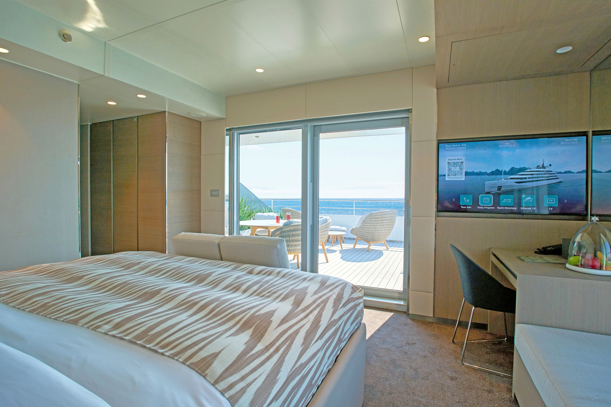 Emerald Kaia 24