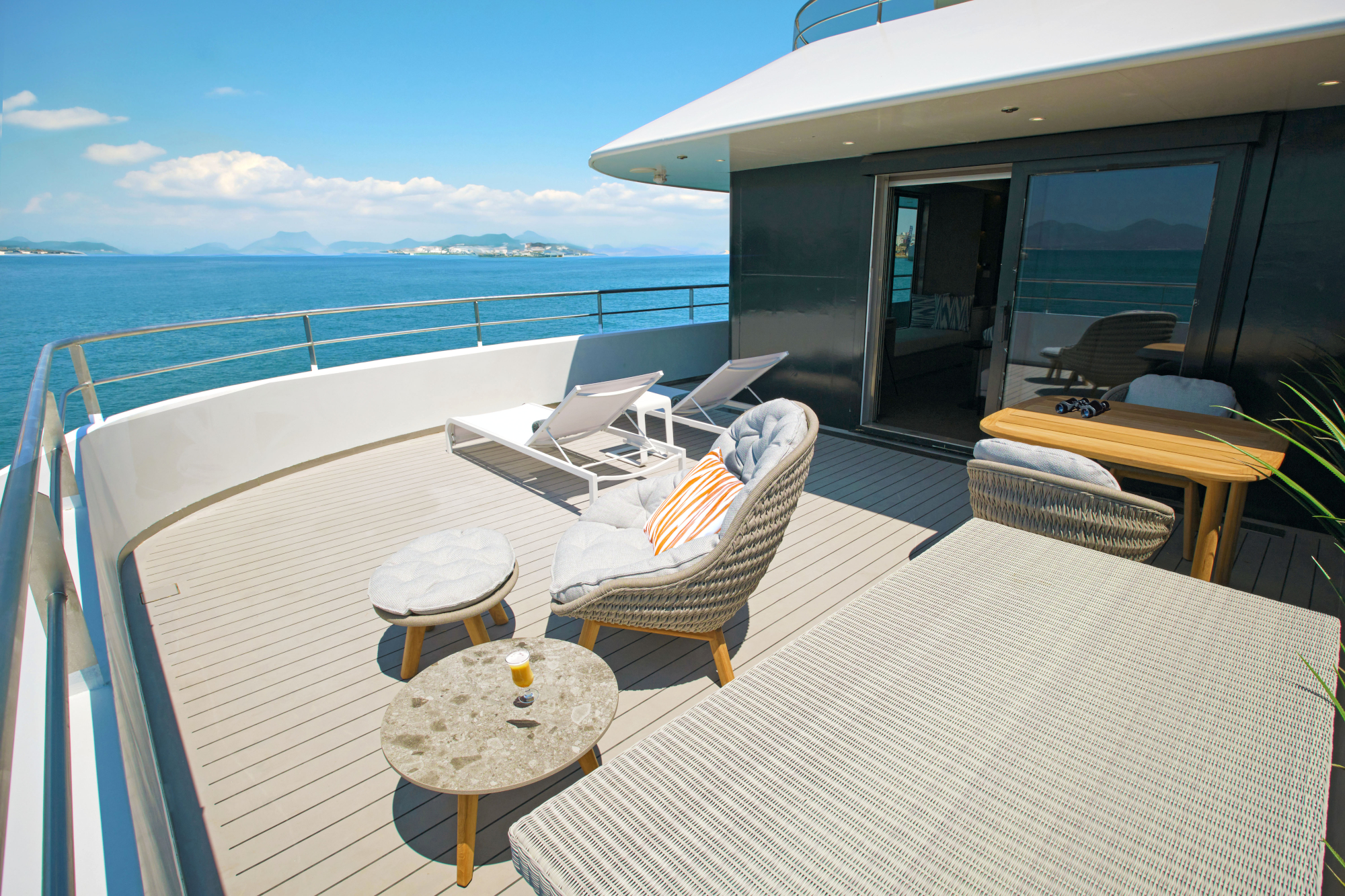 Emerald Sakara 26