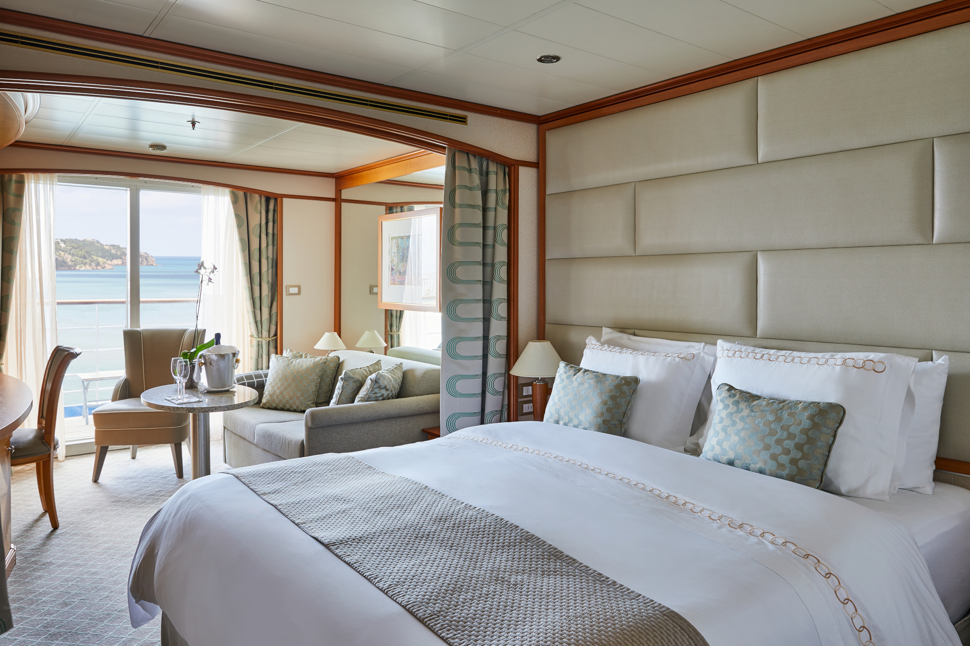 Silver Whisper 38